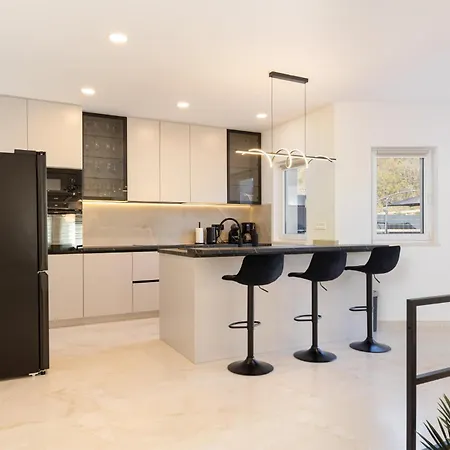 Awesome In Imotski 이모츠키