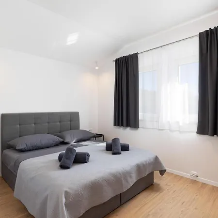 Awesome In Imotski 펜션 *