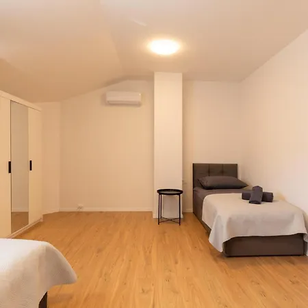 Дом отдыха Awesome In Имотски